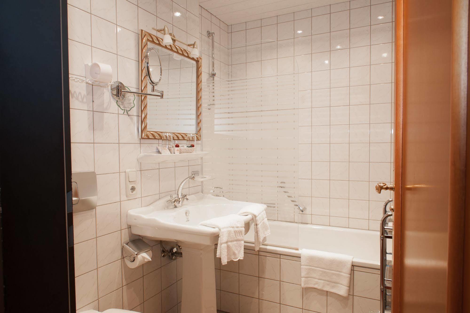 Parkhotel Bad Faulenbach ฟุสเซ่น ภายนอก รูปภาพ