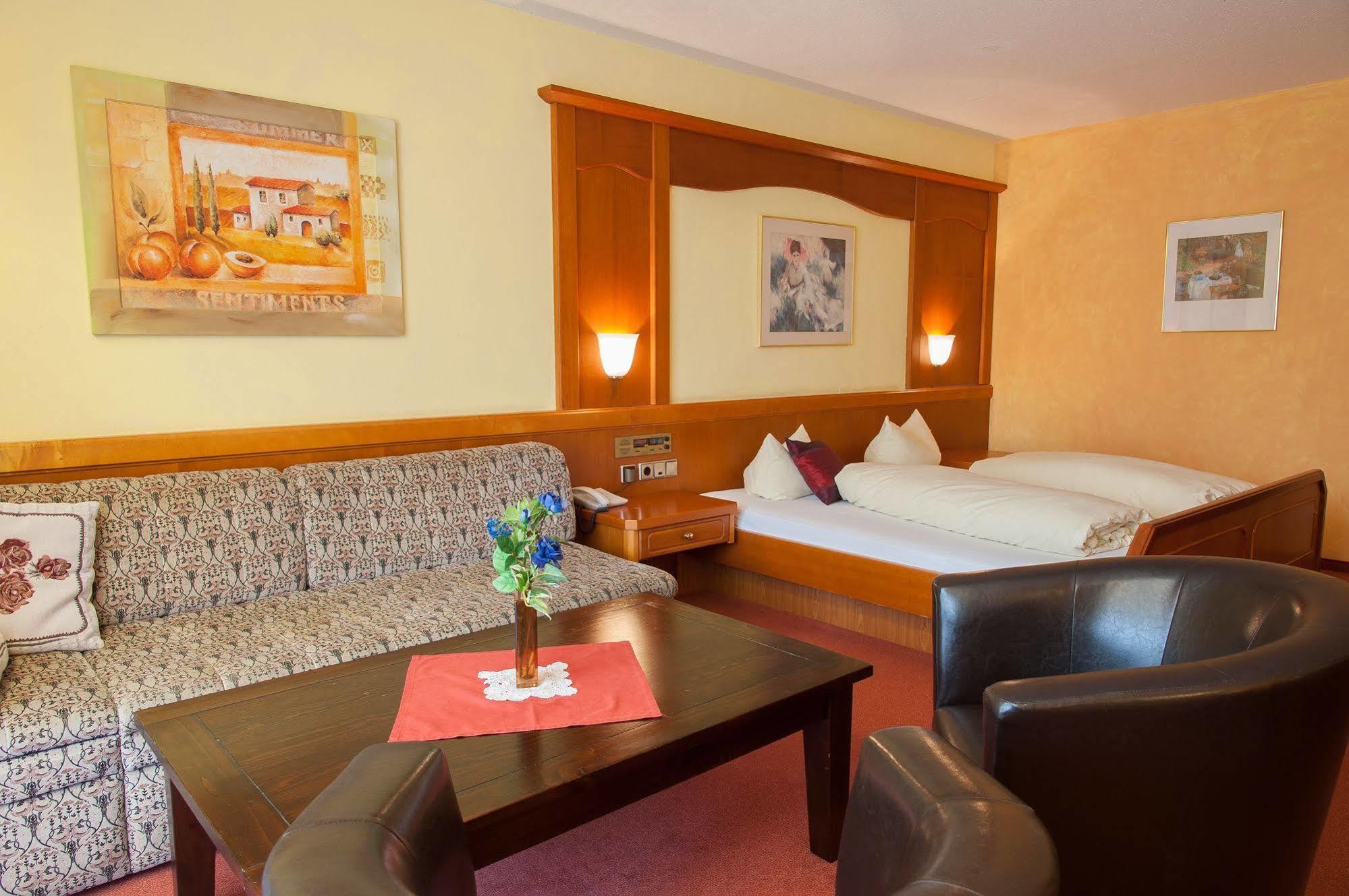 Parkhotel Bad Faulenbach ฟุสเซ่น ภายนอก รูปภาพ